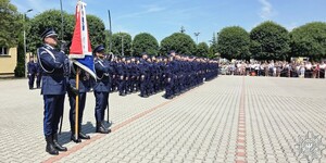 Na zdjęciu policjanci, którzy ukończyli szkolenie podstawowe.