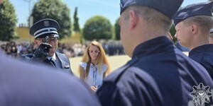 Na zdjęciu policjanci kończący szkolenie.