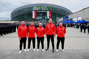 zdjęcie przedstawia policyjnych sportowców