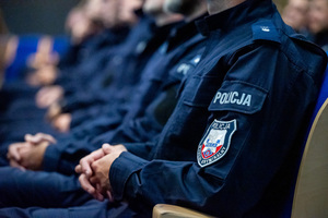 umundurowanych funkcjonariuszy policji