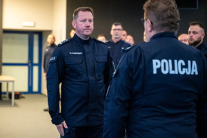 umundurowanych funkcjonariuszy policji