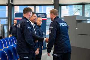 umundurowanych funkcjonariuszy policji