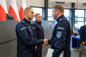 umundurowanych funkcjonariuszy policji
