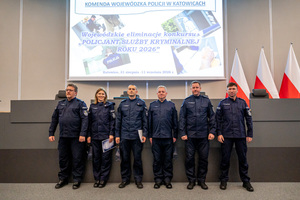 umundurowanych funkcjonariuszy policji