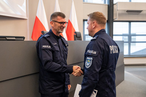 umundurowanych funkcjonariuszy policji