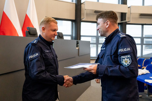umundurowanych funkcjonariuszy policji