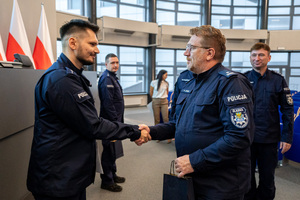 umundurowanych funkcjonariuszy policji