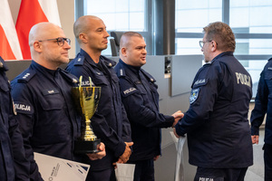 umundurowanych funkcjonariuszy policji