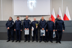umundurowanych funkcjonariuszy policji