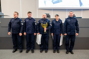 umundurowanych funkcjonariuszy policji