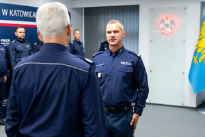 umundurowanych funkcjonariuszy policji