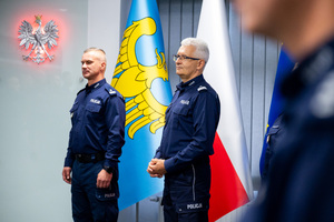 umundurowanych funkcjonariuszy policji