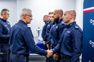 umundurowanych funkcjonariuszy policji