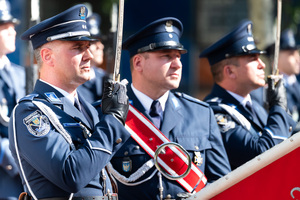 Na zdjęciu policjanci kompanii honorowej