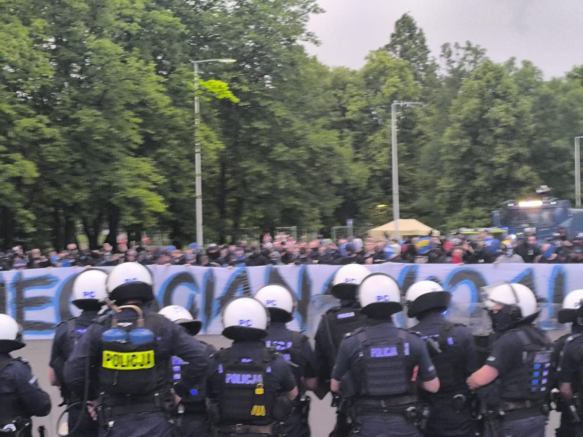 Śląska Policja zabezpieczała mecz Polska-Mołdawia na Stadionie Śląskim