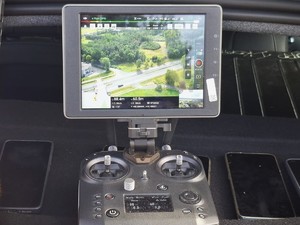 Na zdjęciu obraz z policyjnego drona podczas sterowania.