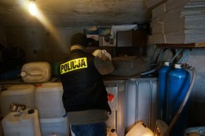 Policjanci zlikwidowali nielegalną rozlewnię alkoholu