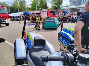 policjanci podczas działań profilktycznych