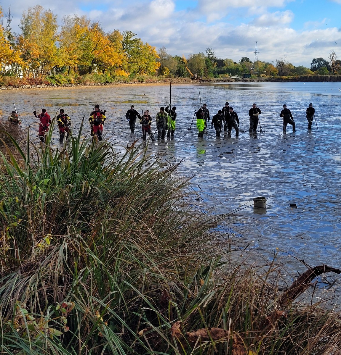 Trwają poszukiwania Karoliny Wróbel. Służby ponownie przeczesują staw Błaskowiec
