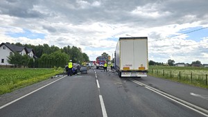 Na zdjęciu widzimy miejsce zdarzenia drogowego