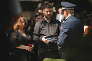 Na zdjęciu widzimy ceremonię pogrzebu Komendanta Powiatowego Policji w Bieruniu młodszego inspektora Dariusza Waligóry