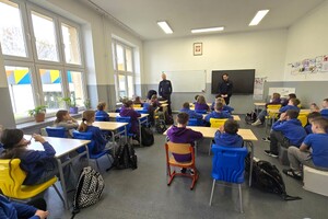 Na zdjęciu widzimy policjantów w czasie profilaktyki