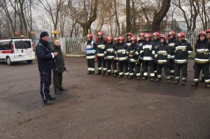 Obserwatorzy omawiają ćwiczenia