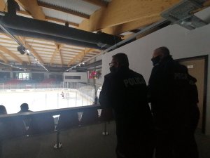 Zabezpieczenie hokeja kobiet nadzoruje Komendant Miejski Policji w Bytomiu i jego zastępca