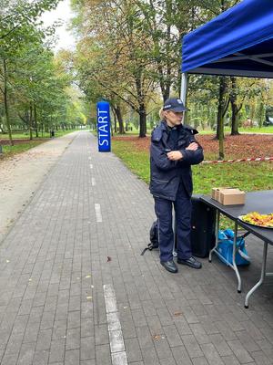 Na zdjęciu policjantka.