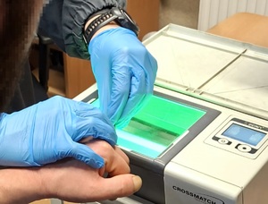 pobieranie odcisków palców