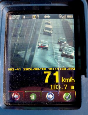 na zdjęciu monitor urządzenia pomiarowego wynik 71 kilometrów