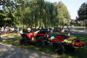 zdjęcie- dzień, słonecznie, quad straży pożarnej