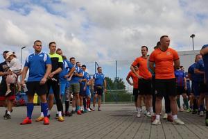 uczestnicy bawią się i korzystają z atrakcji