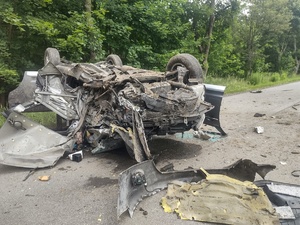 Zniszczony pojazd, który brał udział w wypadku