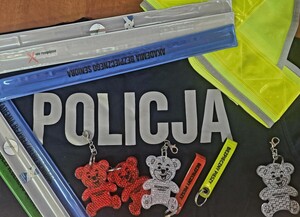 Na zdjęciu różnego rodzaju odblaski