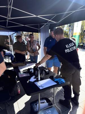 Zdjęcie przedstawiające stoisko profilaktyczne.