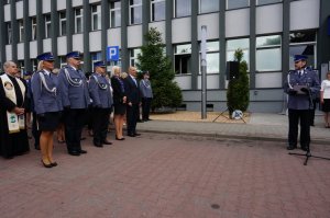 Przywitanie przez komendanta Manderę zaproszonych gości.