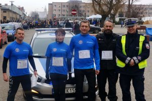 Policjanci z Kłobucka podczas biegu.