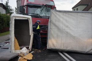 Policjanci na miejscu wypadku