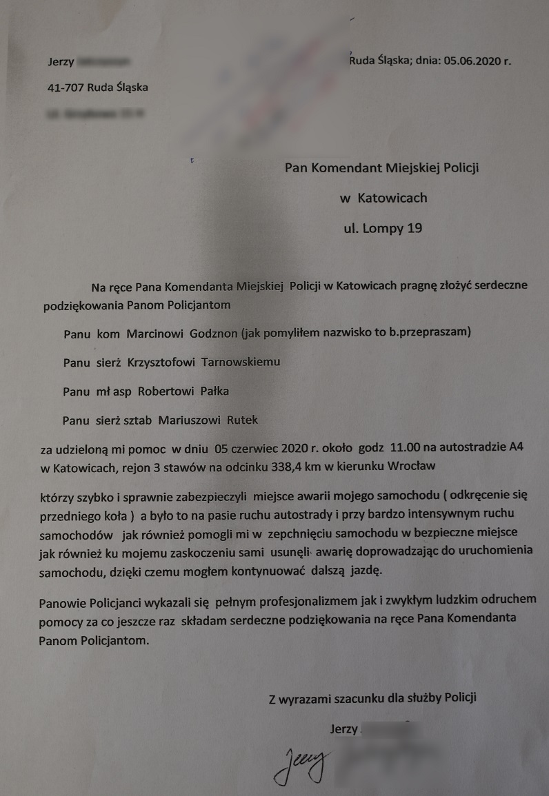 zdjęcie czarno-białe: skan podziękowań dla policjantów katowickiej drogówki