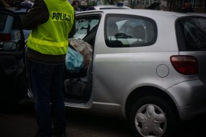 Czynności policjantów na miejscu wypadku