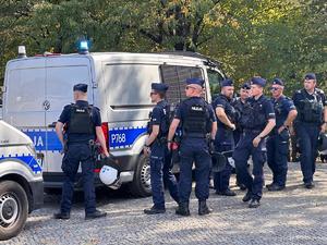 Zdjęcie kolorowe: Śląscy policjanci podczas zabezpieczenia 8 Marszu Równości