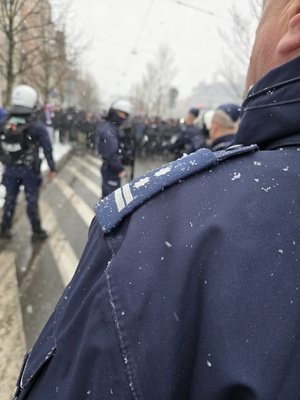 Na zdjęciu policjanci podczas zabezpieczenia