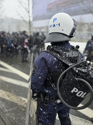 Na zdjęciu policjanci podczas zabezpieczenia