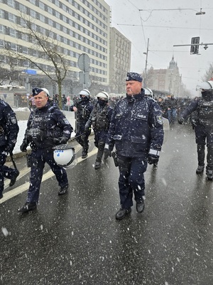 Na zdjęciu policjanci podczas zabezpieczenia