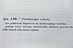 Na zdjęciu napis nieobyczajny wybryk