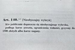 Na zdjęciu napis nieobyczajny wybryk