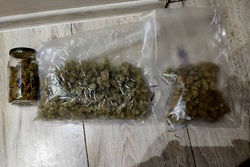 Na zdjęciu zabezpieczone narkotyki