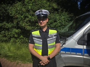 na zdjęciu widać policjanta