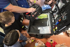 na zdjeciu widać dzieci